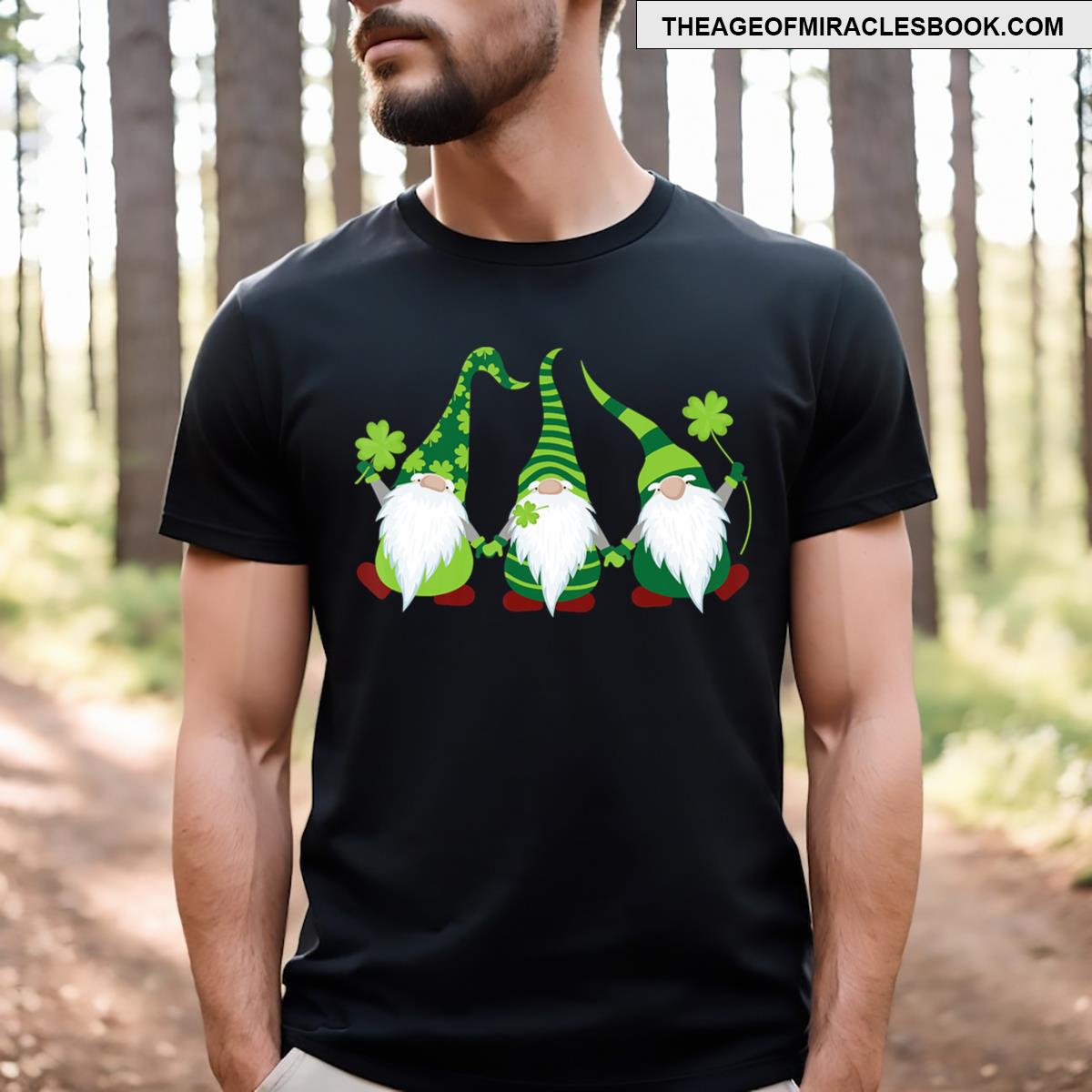 Irish Gnomes St Patricks Day Gnome Shamrock Essential T-shirt