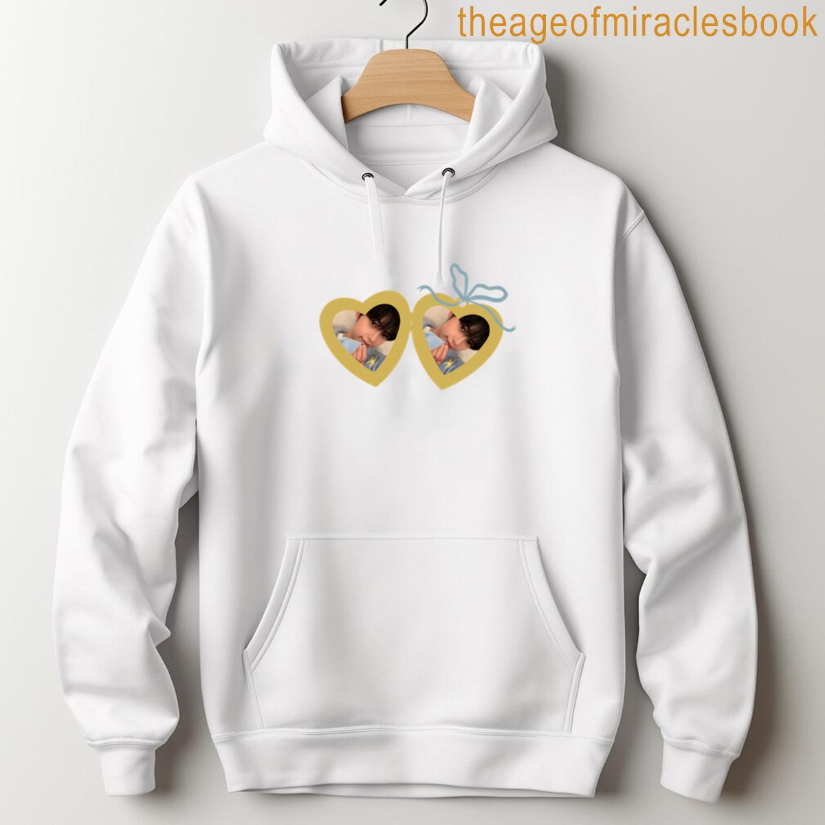 Alternative view of Zb1 Sung Hanbin Heart Locket Necklace T-shirt