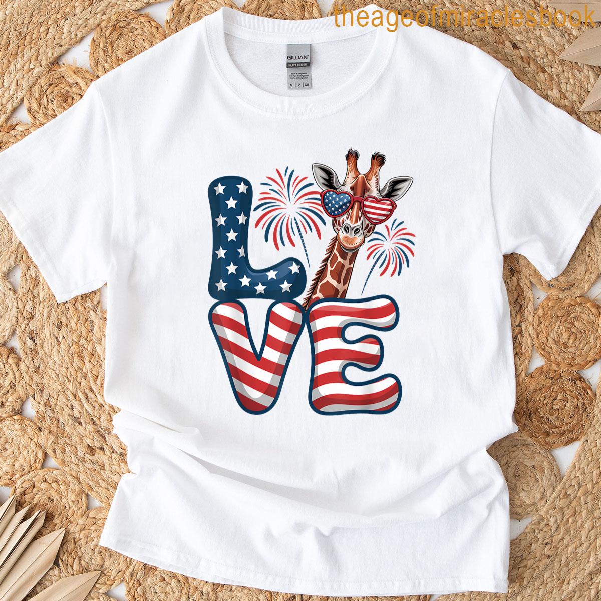 Giraffe Love 4th Of July Usa Flag Giraffe Women T-shirt