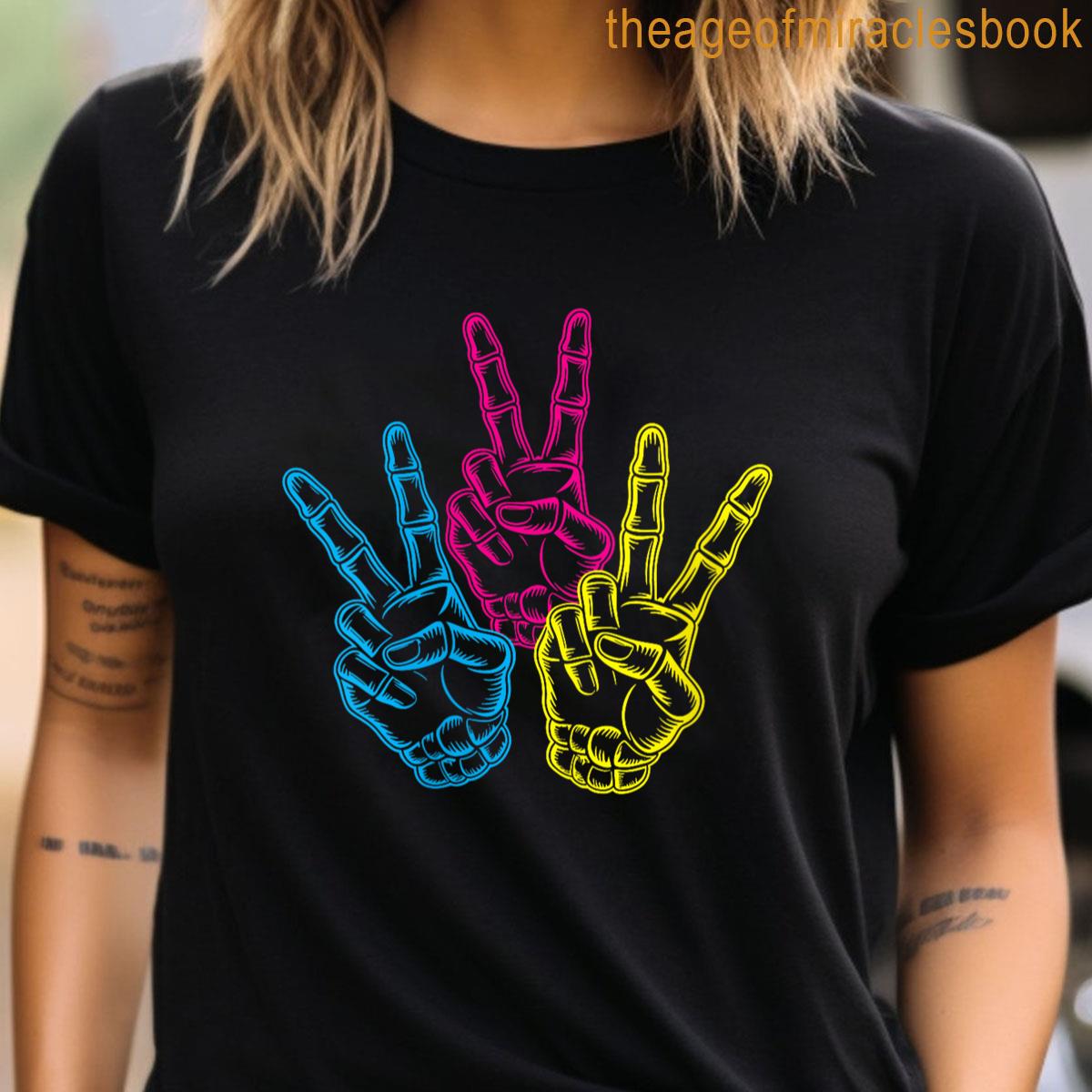 Womens Peace Hands - Vintage Colorful Hippie Peace Lover T-shirt