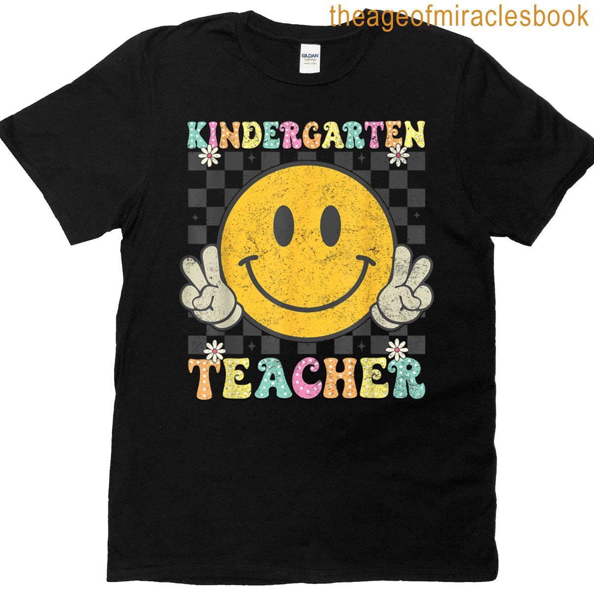 Kindergarten Teacher Team Hippie Smile Face Back To School T-shirt
