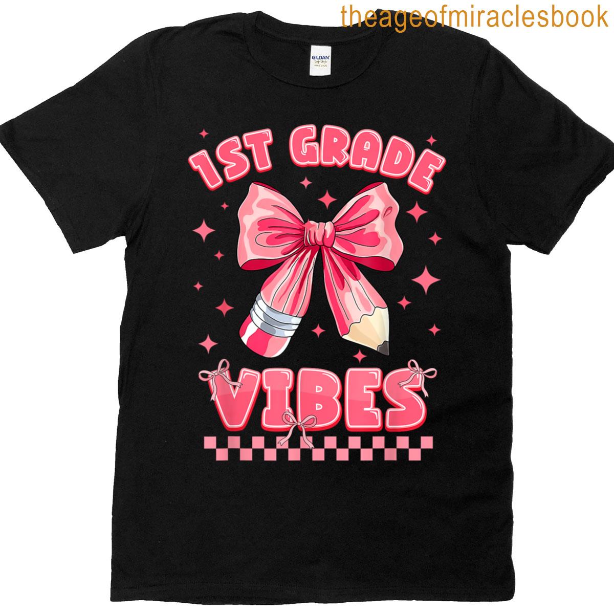 レディースファッション Back To School 1st Grade Vibes First Grade Teachers Students T-Shirt Retro Preschool Grade Vibes First Day Of School Teacher T-shirt