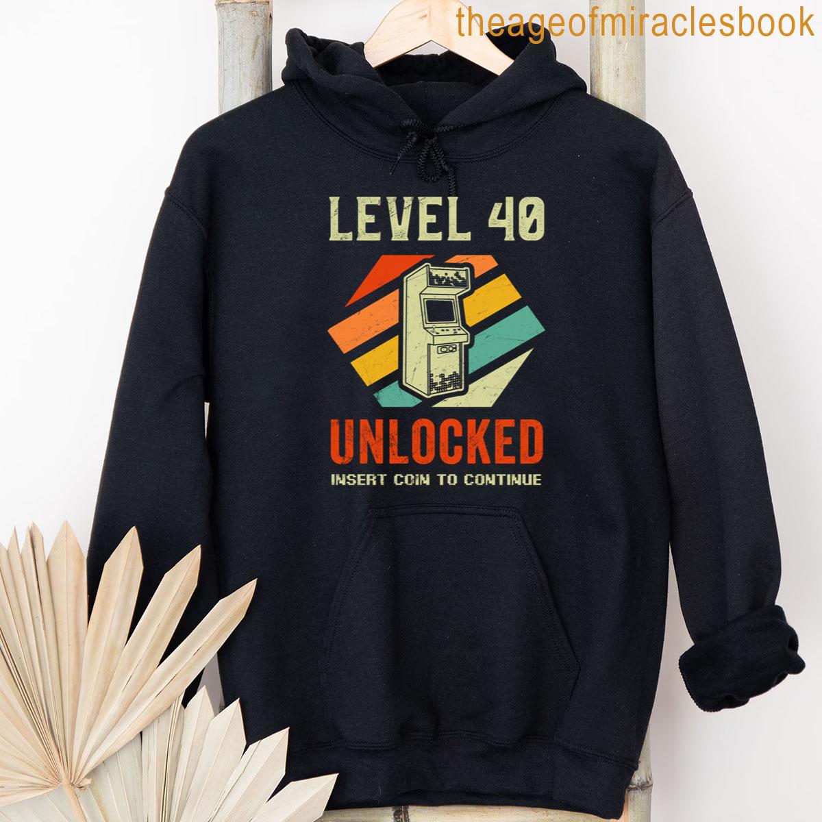 Alternative view of 40th Birthday Retro Gamer Level 40 Unlocked T-shirt
